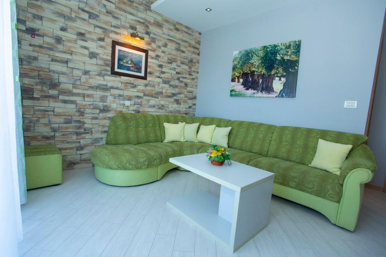 Apartments Loncar Tučepi Kültér fotó