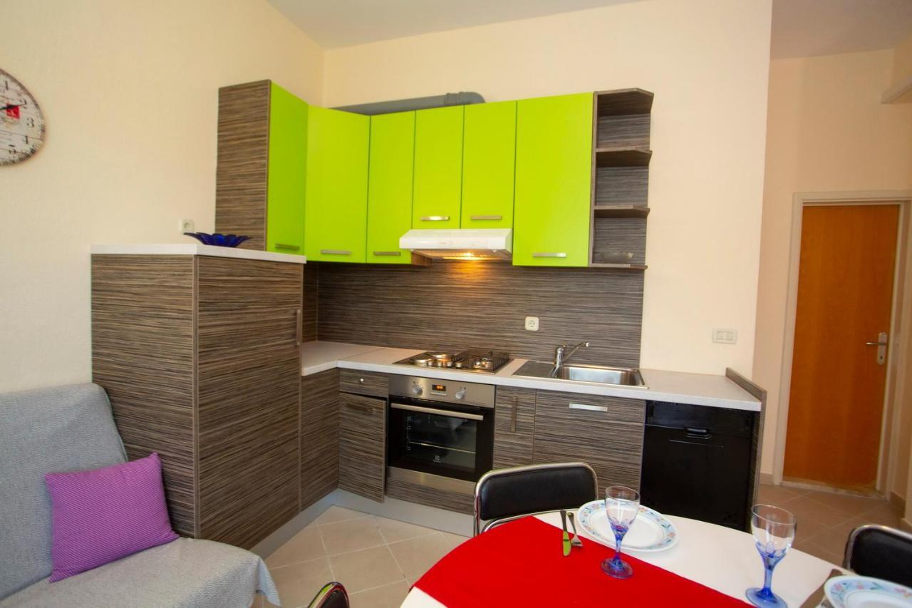 Apartments Loncar Tučepi Kültér fotó