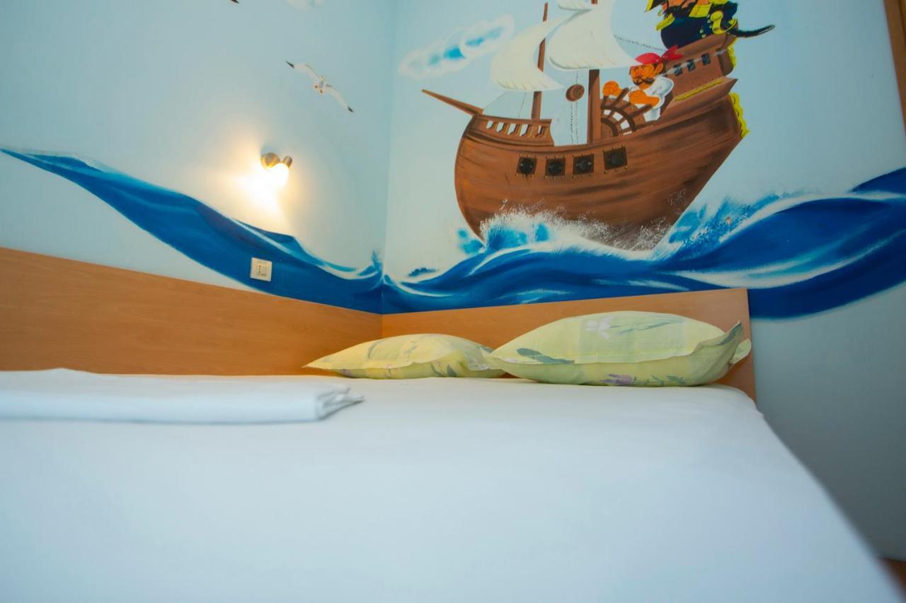Apartments Loncar Tučepi Kültér fotó