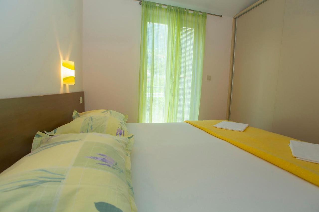 Apartments Loncar Tučepi Kültér fotó