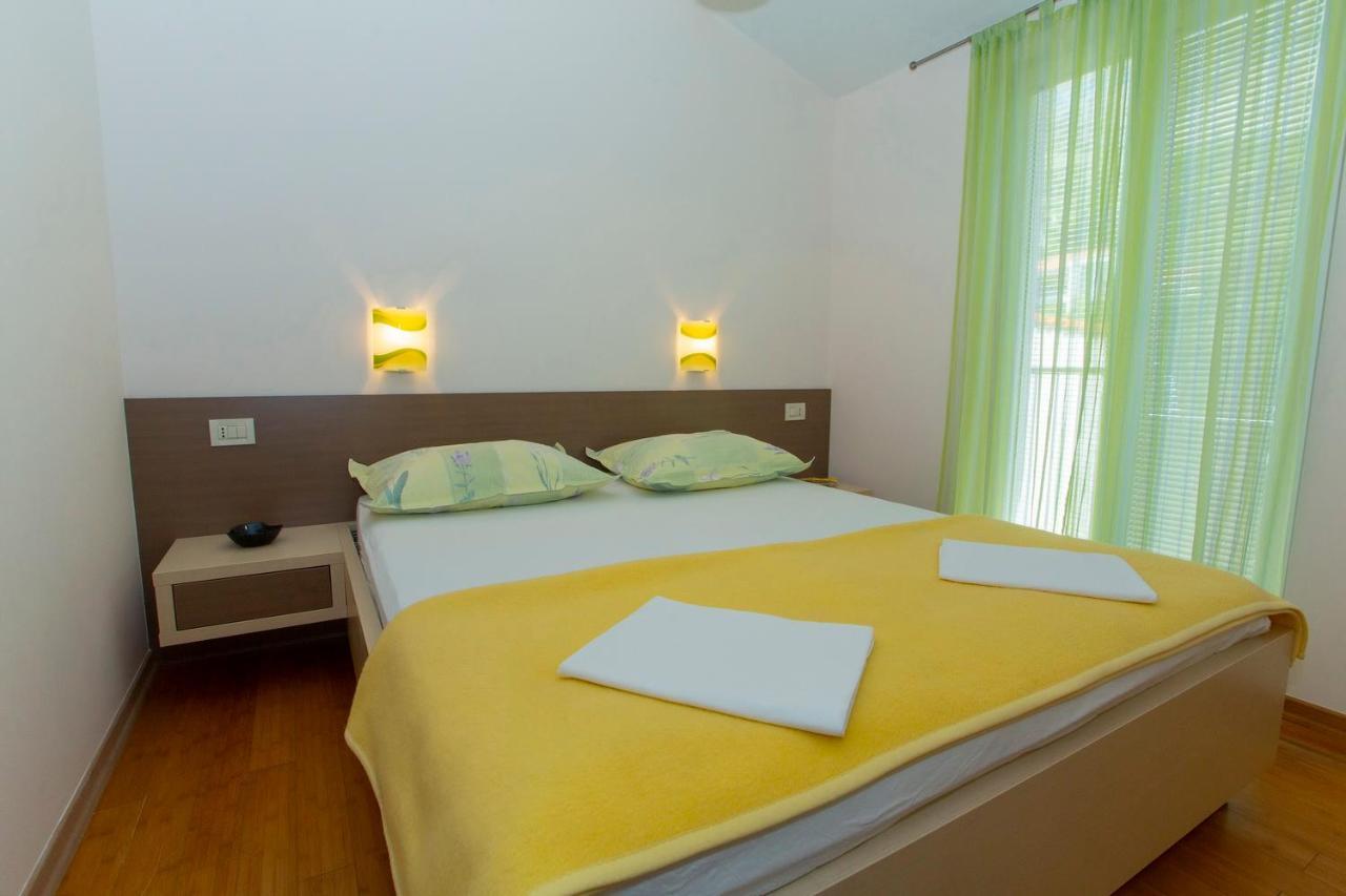 Apartments Loncar Tučepi Kültér fotó